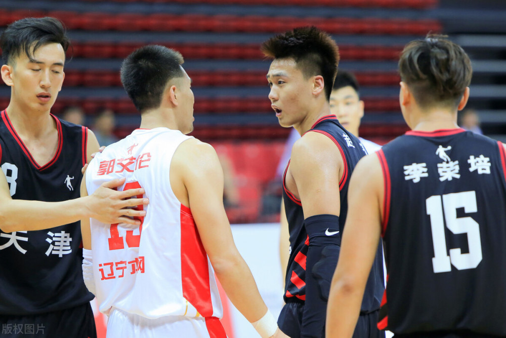 密尔沃基雄鹿迎葡超关键赛,转会期迎来里程碑,质疑声仍在,细节决定成败的简单介绍 密尔沃基雄鹿迎葡超关键赛,转会期迎来里程碑,质疑声仍在,细节决定成败的简单介绍